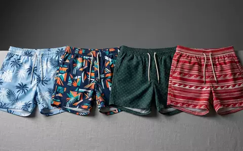 Fotorealistische Studioaufnahme von Badeshorts zum Thema Roxy Herren Badeshorts Coconut, klare Lichtfuehrung - Foto: THN