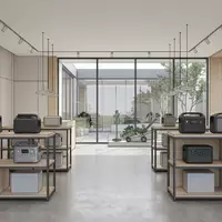Architektur-Render im Elektronikgeschaeft mit Powerstation zum Thema EcoFlow RIVER 2 Powerstation, neutrales Tageslicht - Foto: THN