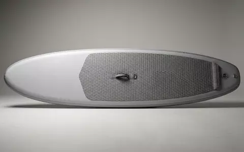 Fotorealistische Studioaufnahme von SUP-Board zum Thema Mistral SUP Touring Board, klare Lichtfuehrung - Foto: THN
