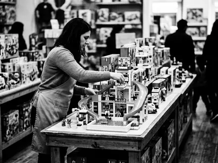 Schwarzweiss-Reportage mit Wasserpark Spielset zum Thema Playmobil Aqua Park Wasserpark, hoher Kontrast - Foto: THN