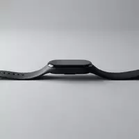 Fotorealistische Studioaufnahme von Fitnessarmband zum Thema Fitbit Charge 6 Fitness-Tracker, klare Lichtfuehrung - Foto: THN