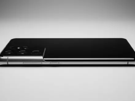 Fotorealistische Studioaufnahme von Smartphone zum Thema Huawei Nova 12 Pro, klare Lichtfuehrung - Foto: THN