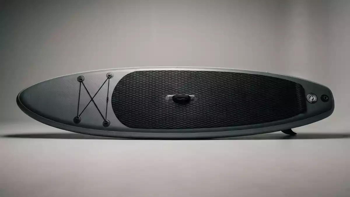 Fotorealistische Studioansicht von Aufblasbares Stand-up-Paddleboard in neutraler
