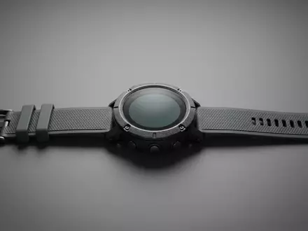 Fotorealistische Studioaufnahme von Multisportuhr zum Thema Polar Vantage M3 Multisport-Uhr, klare Lichtfuehrung - Foto: THN