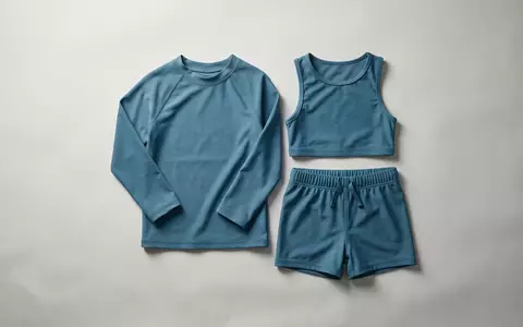 Fotorealistische Studioaufnahme von Kinder Tankini zum Thema Attraco Mädchen UV-Schutz Badeanzug, klare Lichtfuehrung - Foto: THN