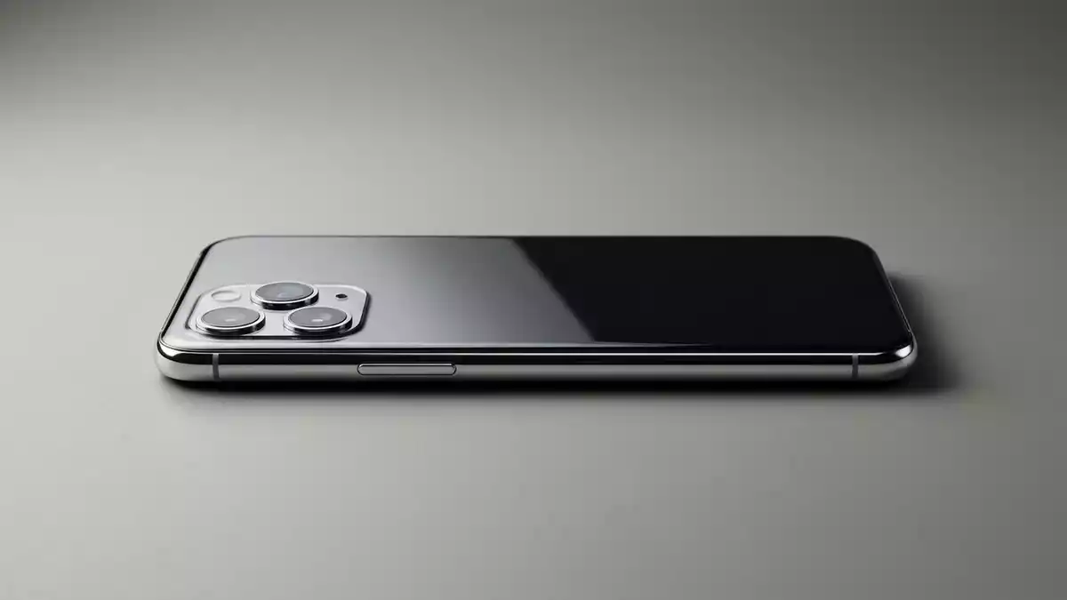 Fotorealistische Studioansicht von Smartphone in neutraler Produktdarstellung, neutral