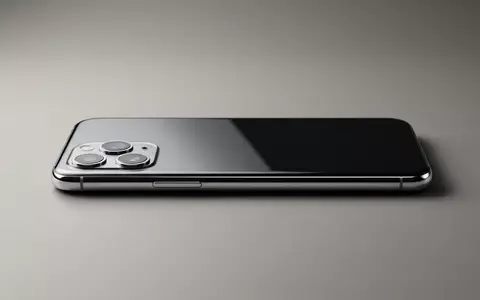 Fotorealistische Studioaufnahme von Smartphone zum Thema Samsung Galaxy S25 Edge, klare Lichtfuehrung - Foto: THN