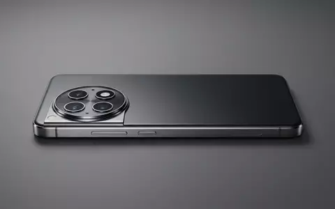 Fotorealistische Studioaufnahme von Smartphone zum Thema Samsung Galaxy S25 Ultra, klare Lichtfuehrung - Foto: THN