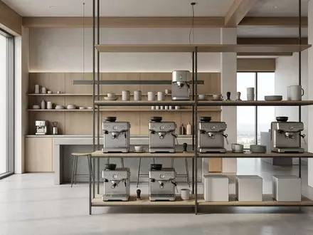 Architektur-Render im Kuechengeraetegeschaeft mit Siebtraegermaschine zum Thema Cecotec Power Espresso 20, neutrales Tageslicht - Foto: THN