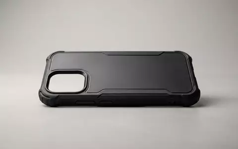 Fotorealistische Studioaufnahme von Handyhuelle zum Thema Casetify Ultra Impact Case, klare Lichtfuehrung - Foto: THN