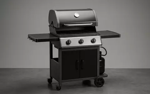 Fotorealistische Studioaufnahme von Gasgrill zum Thema Weber Spirit E-315 GBS, klare Lichtfuehrung - Foto: THN