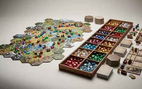 Fotorealistische Studioaufnahme von Brettspiel zum Thema Splendor, klare Lichtfuehrung, sachlich dargestellt, markenneutral - Foto: THN
