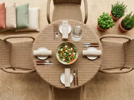 Flatlay-Arrangement rund um Gartenmoebelset zum Thema Festnight Gartenmöbel Set 12, weiches Oberlicht - Foto: THN