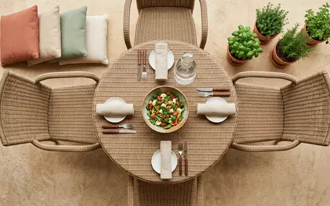 Flatlay-Arrangement rund um Gartenmoebelset zum Thema Festnight Gartenmöbel Set 12, weiches Oberlicht - Foto: THN