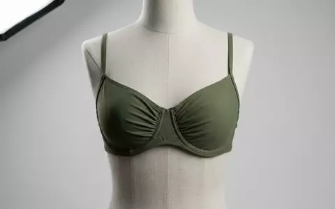 Fotorealistische Studioaufnahme von Bikinioberteil zum Thema Fantasie Damen Bikini-Oberteil Marseille, klare Lichtfuehrung - Foto: THN