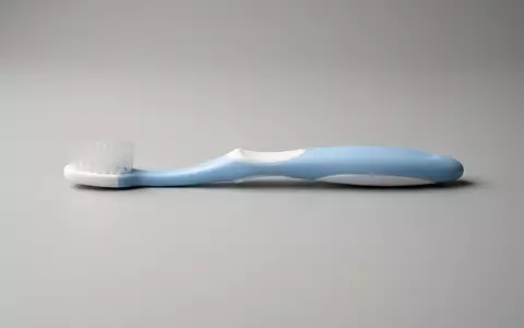 Fotorealistische Studioaufnahme von Kinderzahnbuerste zum Thema Oral-B Stages Kids Zahnbürste, klare Lichtfuehrung - Foto: THN