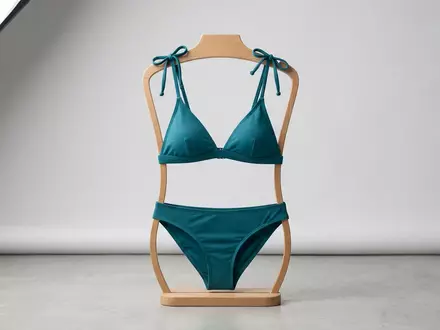 Fotorealistische Studioaufnahme von Bikini-Set zum Thema Hurley Damen Bikini-Set Quick, klare Lichtfuehrung - Foto: THN