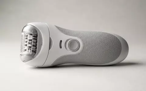 Fotorealistische Studioaufnahme von Epilierer zum Thema Braun Silk-épil 7 7-561, klare Lichtfuehrung - Foto: THN