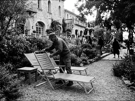 Schwarzweiss-Reportage mit Gartenliege zum Thema Kettler Gartenliege Basic Plus, hoher Kontrast, sachlich dargestellt - Foto: THN