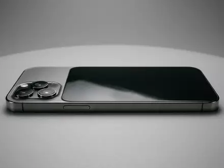 Fotorealistische Studioaufnahme von Smartphone zum Thema OnePlus 13 256GB, klare Lichtfuehrung, sachlich dargestellt - Foto: THN