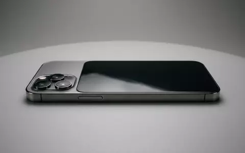 Fotorealistische Studioaufnahme von Smartphone zum Thema OnePlus 13 256GB, klare Lichtfuehrung, sachlich dargestellt - Foto: THN