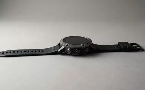 Fotorealistische Studioaufnahme von Tauchcomputer zum Thema Suunto D5 Tauchcomputer mit, klare Lichtfuehrung - Foto: THN