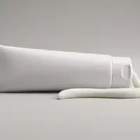 Fotorealistische Studioaufnahme von Zahnpasta zum Thema Colgate Sensitive Pro-Relief Zahnpasta, klare Lichtfuehrung - Foto: THN