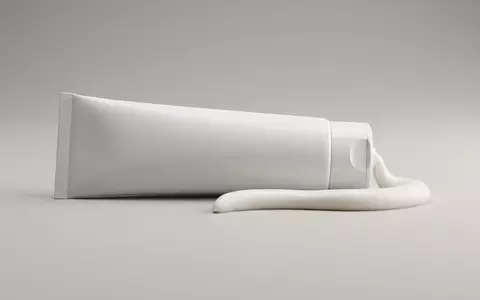 Fotorealistische Studioaufnahme von Zahnpasta zum Thema Colgate Sensitive Pro-Relief Zahnpasta, klare Lichtfuehrung - Foto: THN