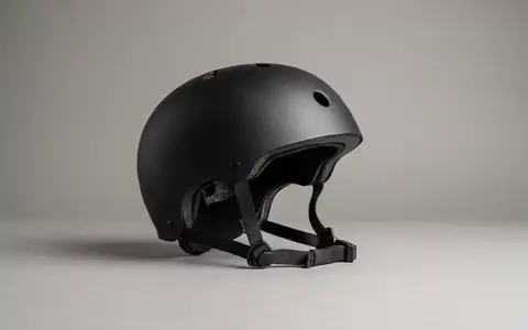 Fotorealistische Studioaufnahme von Skatehelm zum Thema Pro-Tec Classic Cert Skatehelm, klare Lichtfuehrung - Foto: THN
