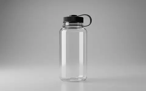 Fotorealistische Studioaufnahme von Trinkflasche zum Thema Nalgene Wide Mouth 1L, klare Lichtfuehrung - Foto: THN