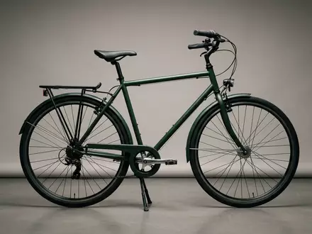 Fotorealistische Studioaufnahme von City-Fahrrad zum Thema Raleigh Rushhour 9 Cityrad, klare Lichtfuehrung - Foto: THN