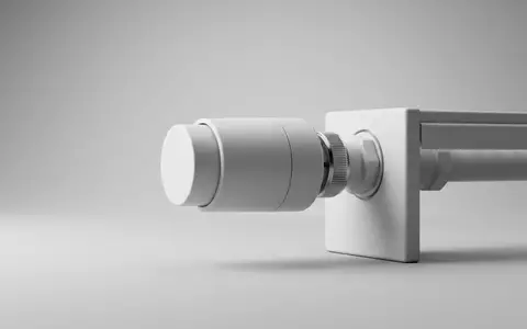 Fotorealistische Studioaufnahme von Heizkoerperthermostat zum Thema Danfoss Ally Heizkörperthermostat Smart, klare Lichtfuehrung - Foto: THN