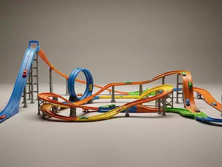 Fotorealistische Studioaufnahme von Spielzeugstrecke zum Thema Hot Wheels Mario Kart, klare Lichtfuehrung - Foto: THN