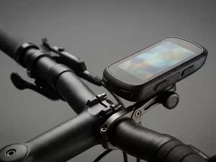 Fotorealistische Studioaufnahme von Fahrradnavigation zum Thema Garmin Edge 540 Fahrrad-GPS-Gerät, klare Lichtfuehrung - Foto: THN