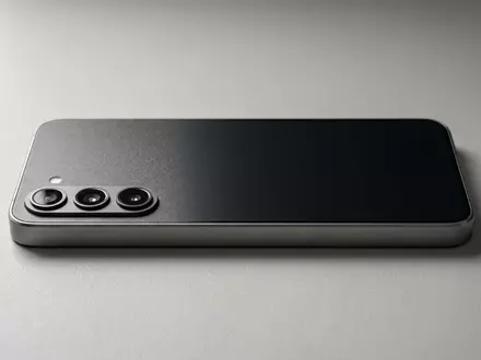 Fotorealistische Studioaufnahme von Smartphone zum Thema Xiaomi Redmi Note 14, klare Lichtfuehrung - Foto: THN