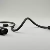 Fotorealistische Studioaufnahme von Autoladekabel zum Thema AINOPE Kfz Ladekabel USB-C, klare Lichtfuehrung - Foto: THN
