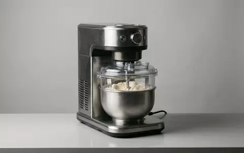 Fotorealistische Studioaufnahme von Eismaschine zum Thema Cuisinart ICE-100BCU Eismaschine Kompressor, klare Lichtfuehrung - Foto: THN