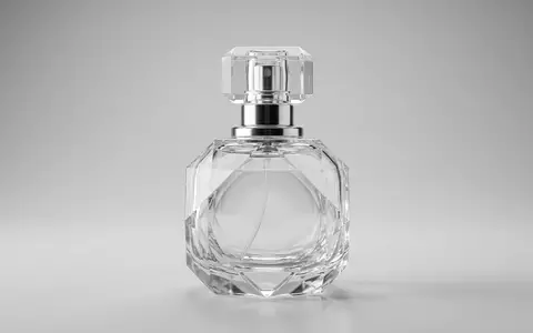Fotorealistische Studioaufnahme von Parfuem zum Thema Guerlain L'Homme Idéal EdT, klare Lichtfuehrung - Foto: THN