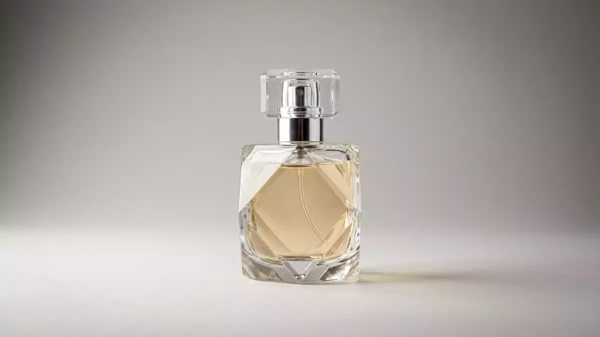 Fotorealistische Studioansicht von Parfuem in neutraler Produktdarstellung, neutral