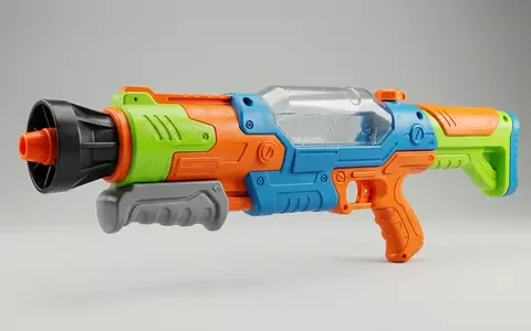 Fotorealistische Studioaufnahme von Wasserpistole zum Thema Nerf Super Soaker XShot, klare Lichtfuehrung - Foto: THN
