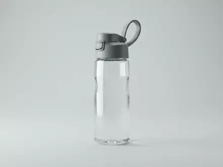 Fotorealistische Studioaufnahme von Trinkflasche zum Thema Quechua 500ml Fast Opening, klare Lichtfuehrung - Foto: THN