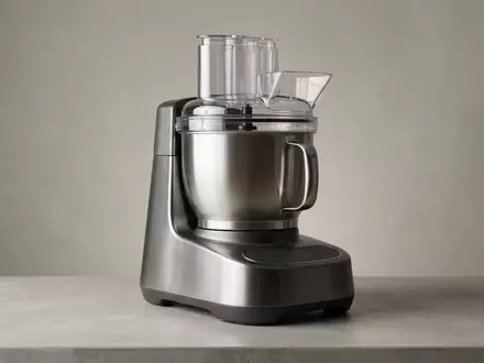 Fotorealistische Studioaufnahme von Kuechenmaschine zum Thema Vorwerk Thermomix TM6 Küchenmaschine, klare Lichtfuehrung - Foto: THN