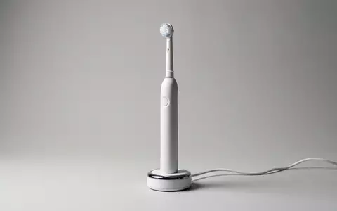 Fotorealistische Studioaufnahme von Elektrische Zahnbuerste zum Thema Oral-B iO Series 8, klare Lichtfuehrung - Foto: THN