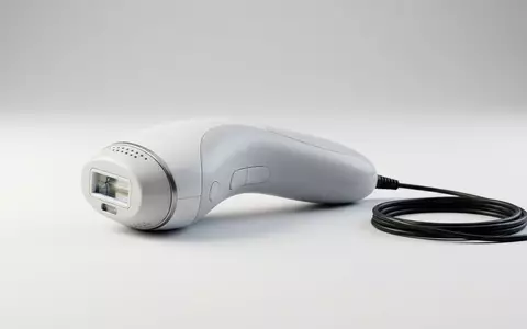 Fotorealistische Studioaufnahme von IPL-Haarentferner zum Thema Smoothskin Pure Fit IPL, klare Lichtfuehrung - Foto: THN