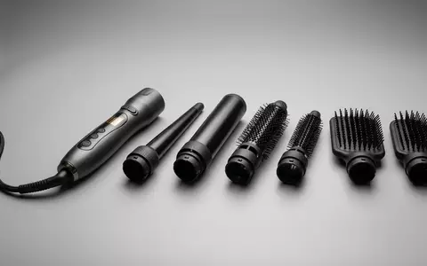 Fotorealistische Studioaufnahme von Haarstyler zum Thema Dyson Airwrap Multi-Styler Complete, klare Lichtfuehrung - Foto: THN