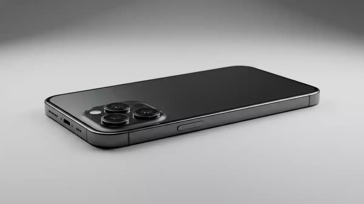 Fotorealistische Studioansicht von Smartphone in neutraler Produktdarstellung, neutral