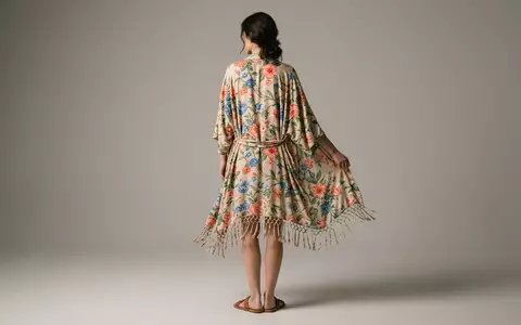 Fotorealistische Studioaufnahme von Strandtuch zum Thema Sansha Damen Sarong Pareo, klare Lichtfuehrung - Foto: THN