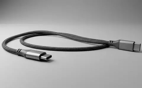 Fotorealistische Studioaufnahme von USB-C Kabel zum Thema Satechi USB-C auf USB-C, klare Lichtfuehrung - Foto: THN