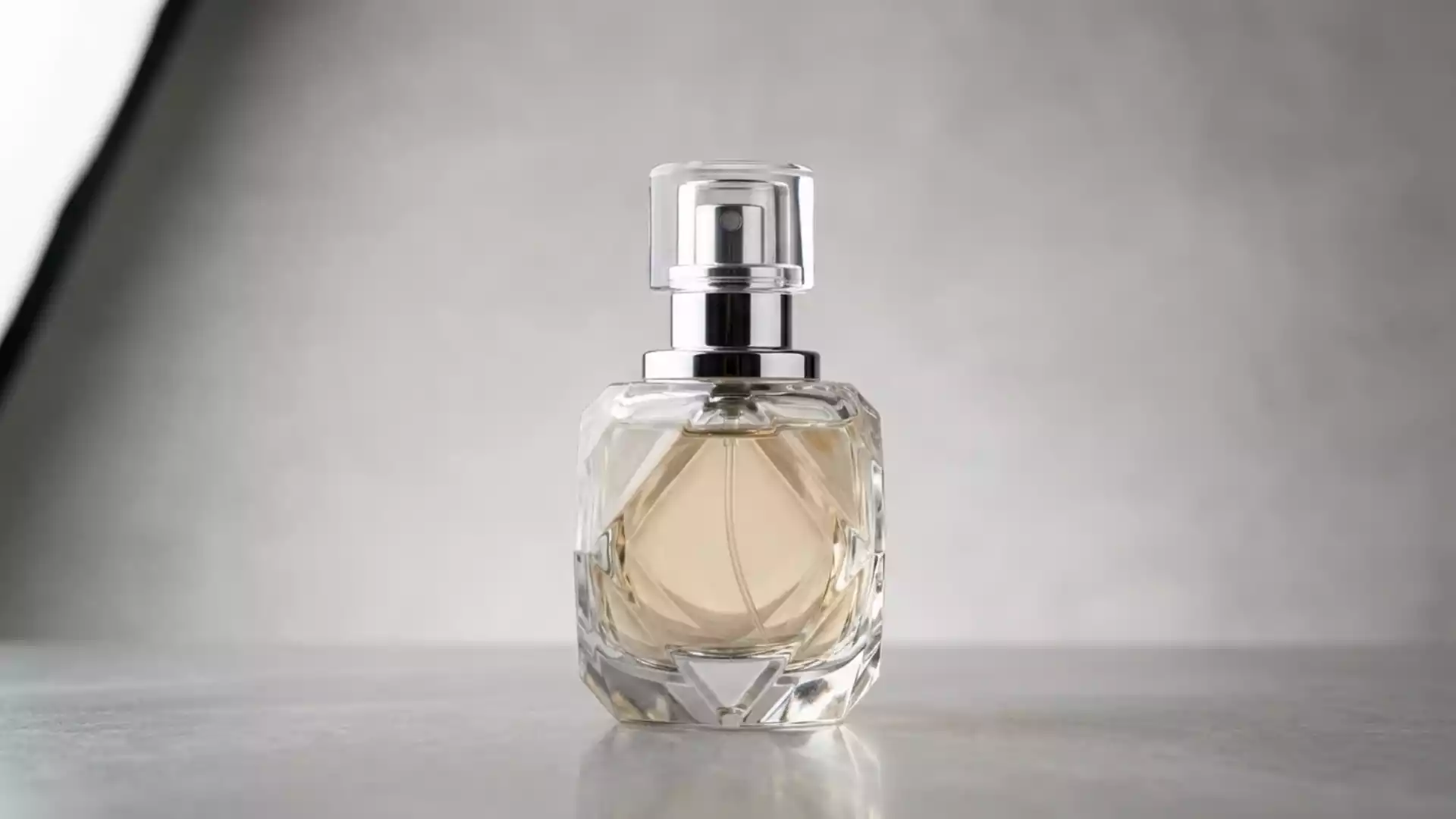 Givenchy L'Interdit Eau de Parfum 50 ml - floraler Duftklassiker mit dunkler Basisnote