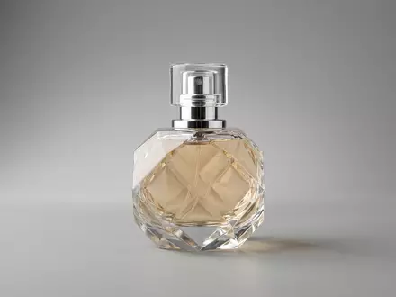 Fotorealistische Studioaufnahme von Parfuem zum Thema Givenchy Gentleman Cologne EdT, klare Lichtfuehrung - Foto: THN